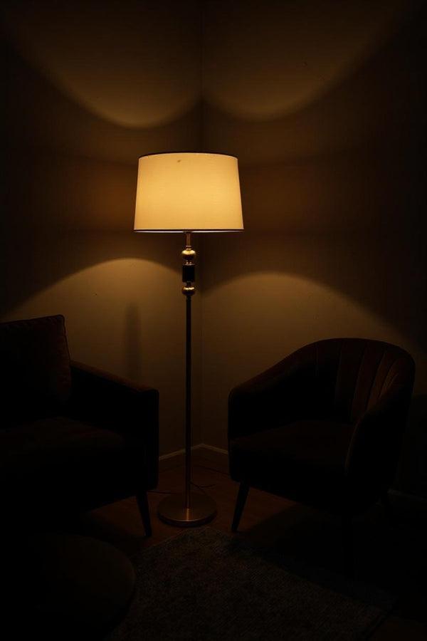 Brass line – Classic Brass Floor Lamp