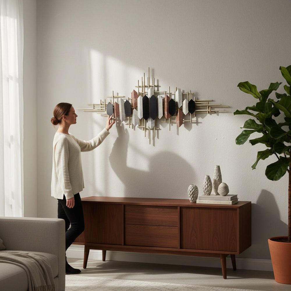Modern Wall Hanging – Complements Metallic Wall Motives